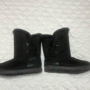 Girls black boots faux fur lined